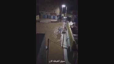 اليمن.. سيول جارفة تحاصر مواطني المهرة وتحذير من الساعات القادمة