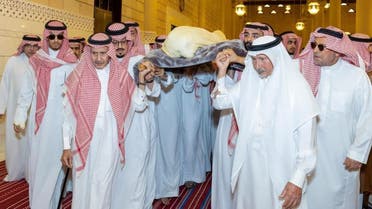 دفن جثمان الأمير بدر بن عبد المحسن في مقبرة العود