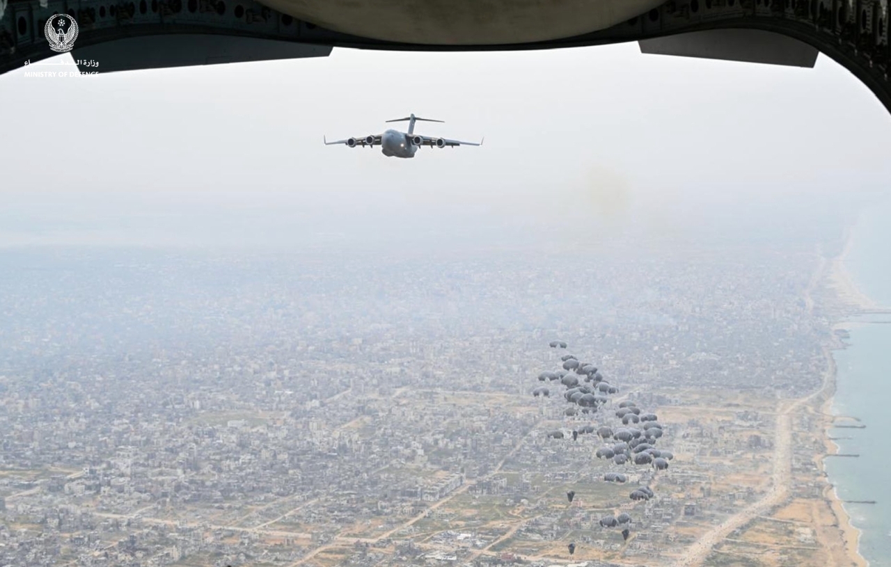 طيور الخير تنفذ الإسقاط الجوي الـ 49 للمساعدات الإنسانية والإغاثية على شمال غزة
