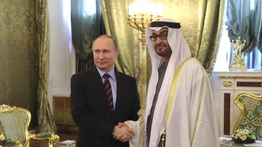 رئيس دولة الإمارات العربية المتحدة أول مهنئي بوتين بتنصيبه رئيسا لروسيا