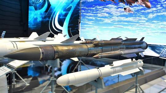 شركة روسية تصمم صاروخا صغيرا تستخدمه المسيّرات