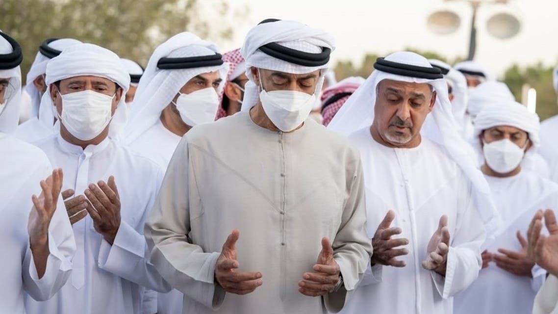 الإمارات تودع موسّع نهضتها.. وحاكم أبوظبي يتقبل التعازي