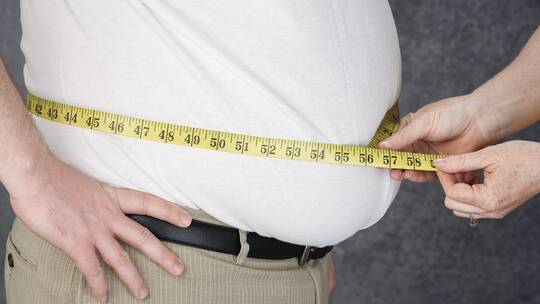5 عادات يومية سيئة تبطئ خسارة الدهون