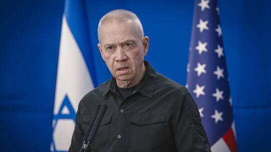 وزير الدفاع الإسرائيلي يأمر بإجلاء سكان مدينة رفح