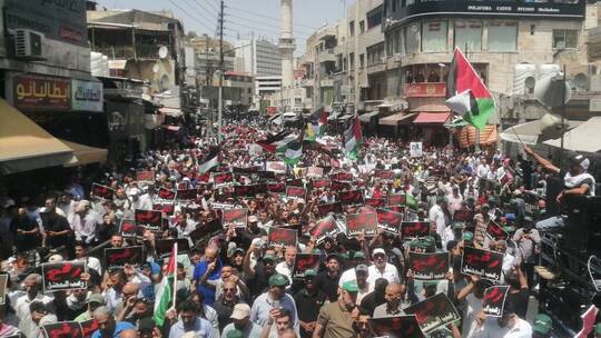 مسيرة حاشدة في عمان دعما لغزة (فيديوهات)
