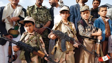 حكومة اليمن تطالب بتحرك دولي لوقف تجنيد 