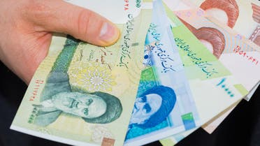 بعد حادث سقوط طائرة إبراهيم رئيسي.. الريال الإيراني يهوي مقابل الدولار