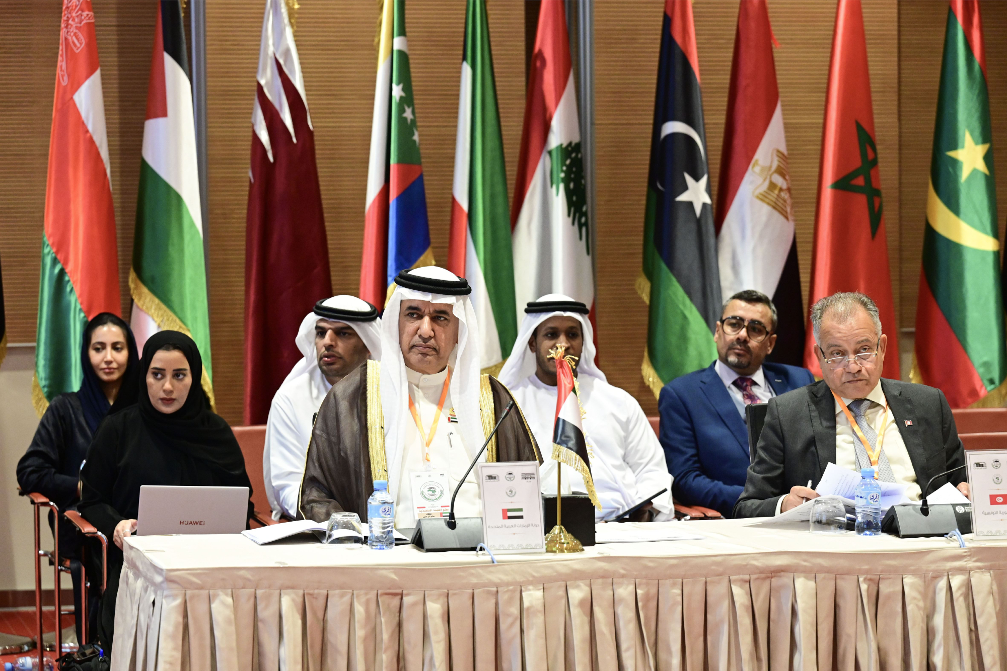 الإمارات والسعودية تبحثان تعزيز العلاقات البرلمانية على هامش مؤتمر الاتحاد البرلماني العربي بالجزائر